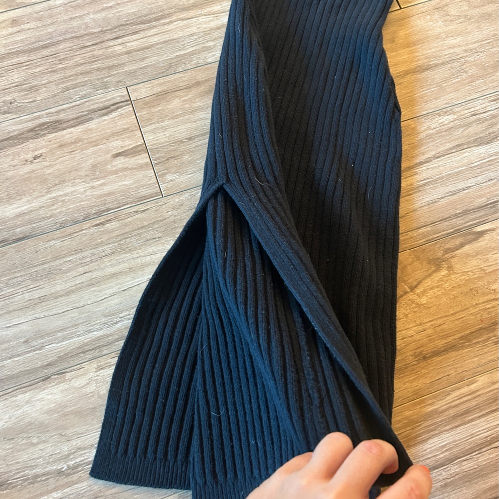 Hollis tee black ribbed soft dress with slit - Picture 2 of 4